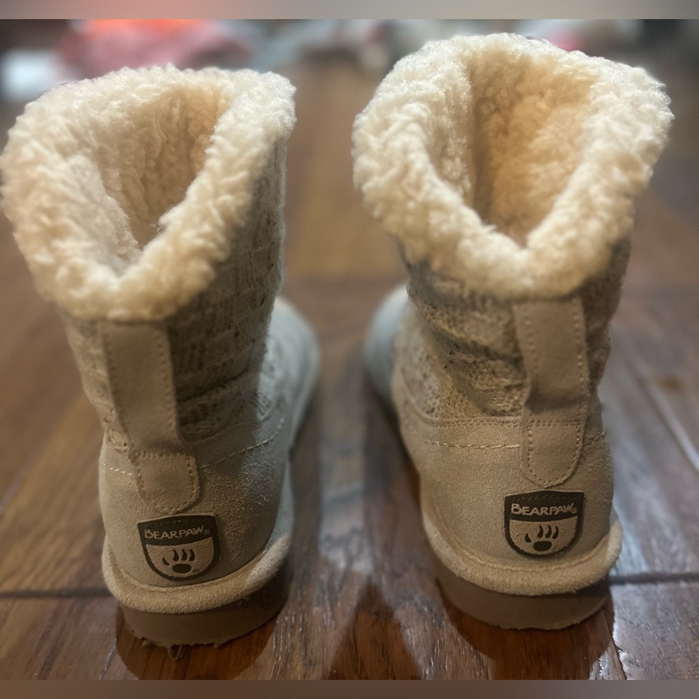 BearPaws fur-lined booties. Size 7.5. Close to Brand New!!! $30